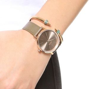 LIKE NEW! Nixon Kensington Watch in Rose Gold